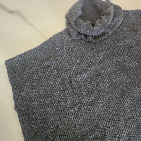 Lucky Brand Sweater Poncho - Picture 9 of 12